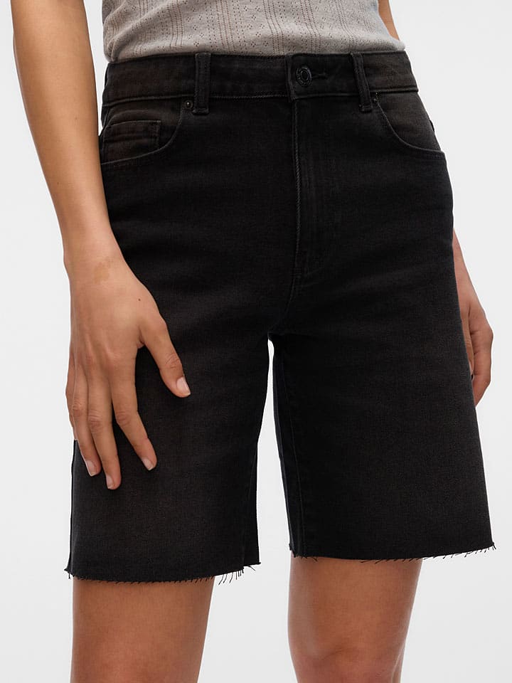 

Тканевые шорты Vero Moda, черный