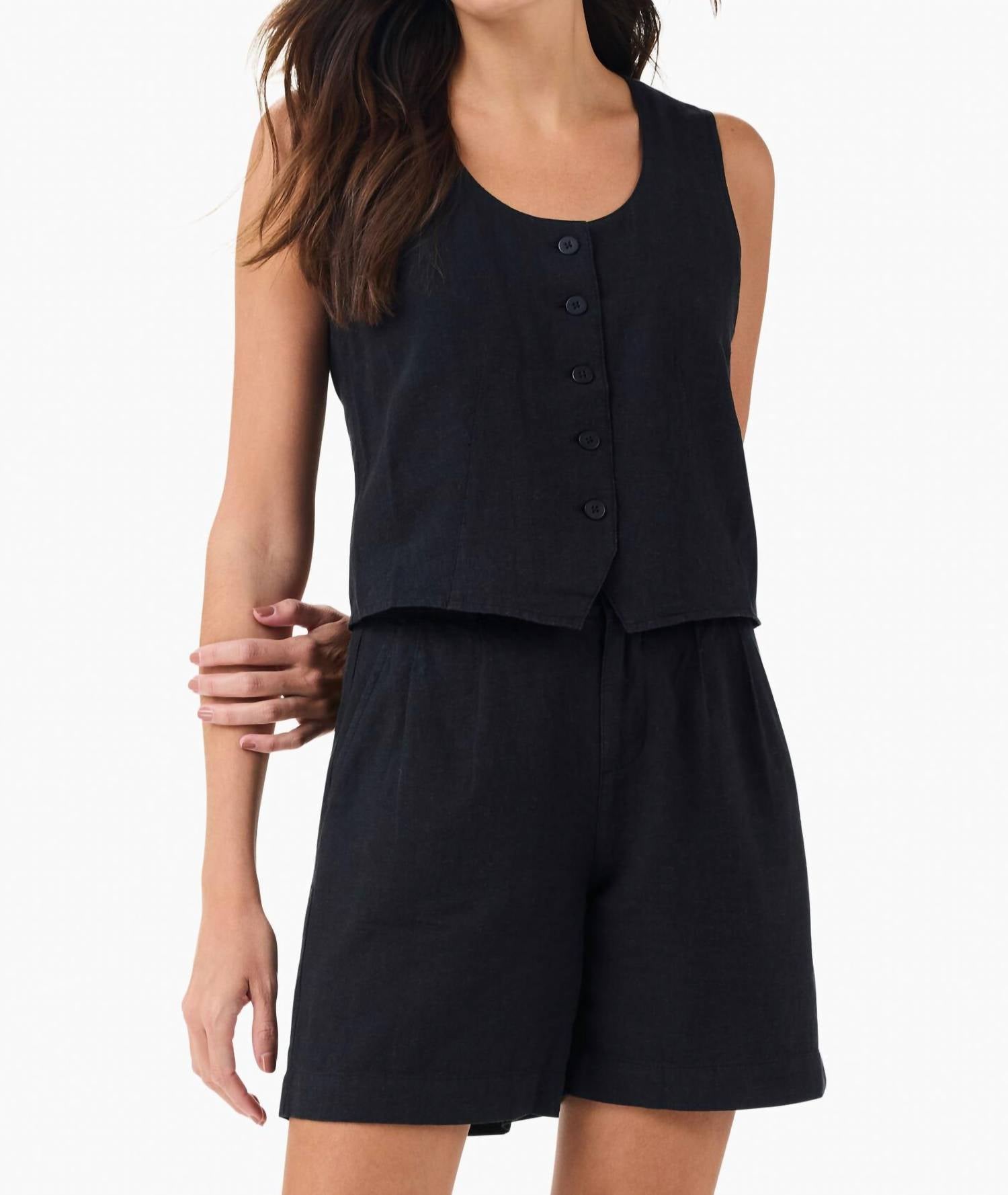 

Жилет Rumba Linen черного цвета Nic + Zoe
