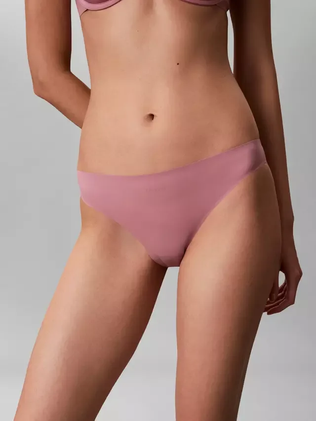 Идеально сидящие ультралегкие бикини-трусики, нежно-лилового цвета Calvin Klein — фото 4