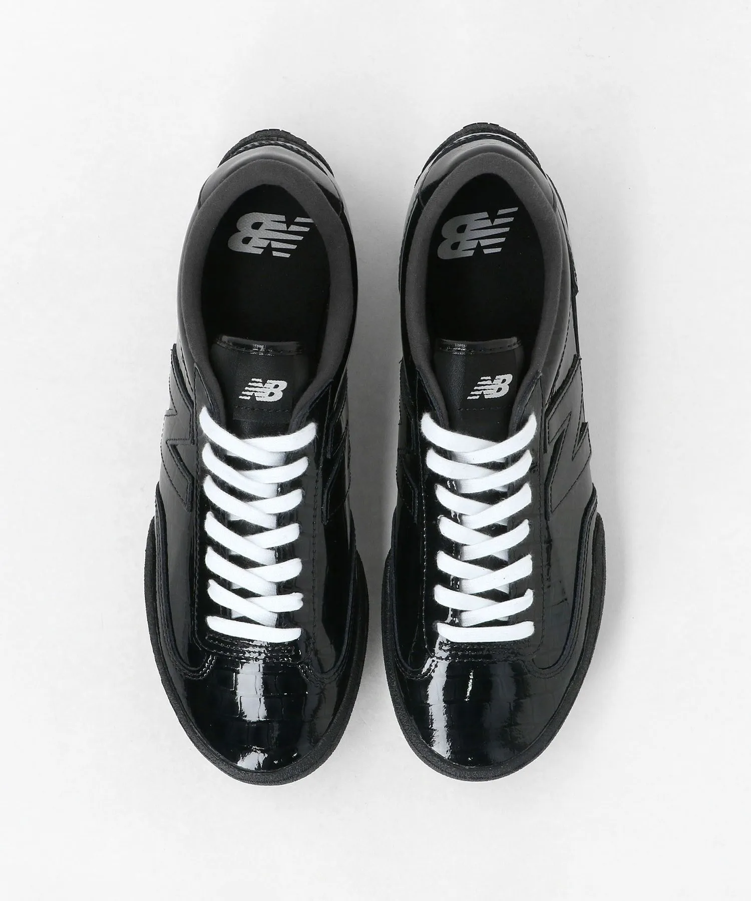 Мужские кроссовки UGTR2SV New Balance с лаконичным дизайном чёрные — фото 3
