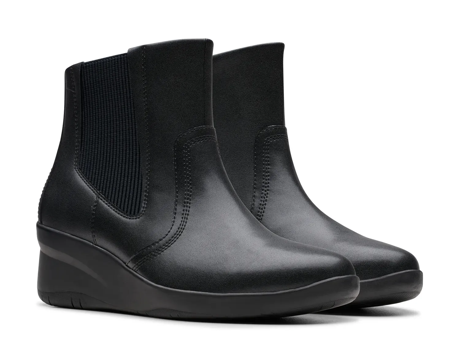 Ботильоны женские Clarks Suttyn Rae кожаные на танкетке, черный — фото 4