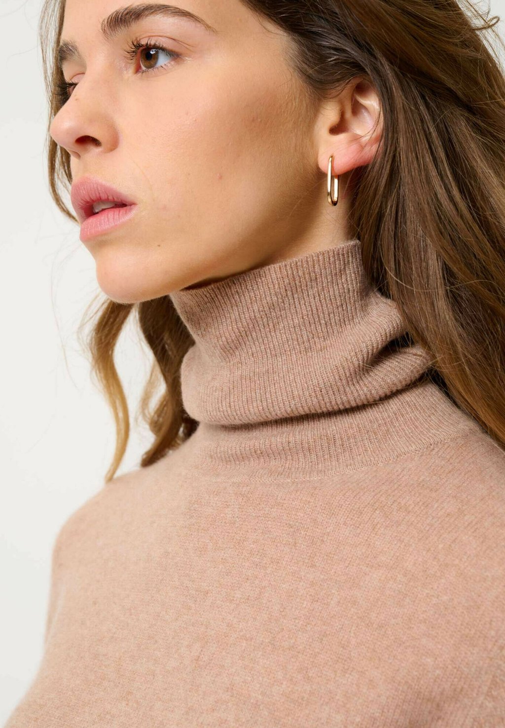 

Джемпер BISE Authentic Cashmere, оранжевый