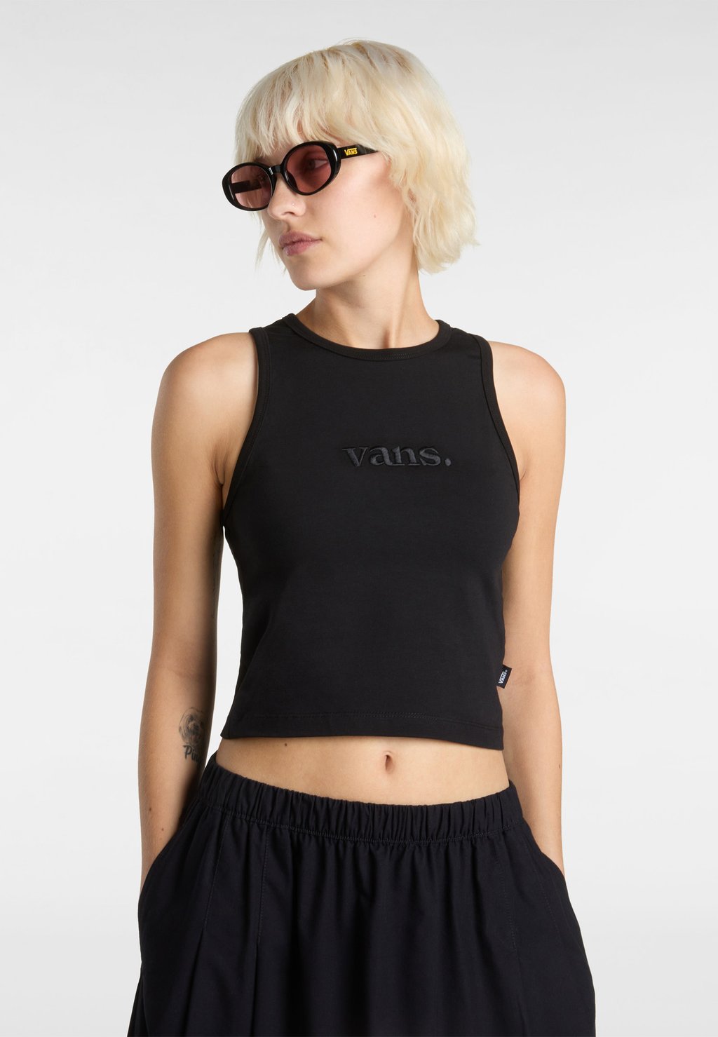 

Топ ESSENTIAL RACER TANK Vans, черный