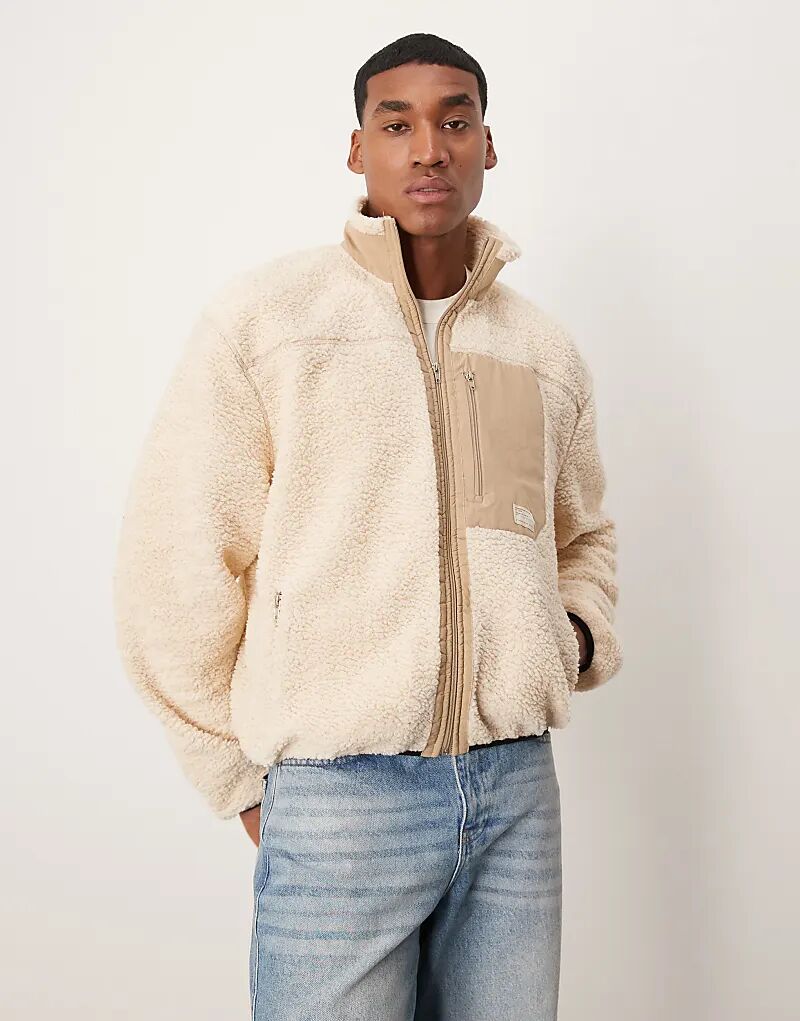 

Свободная куртка свободного кроя на молнии с контрастным карманом из флиса цвета экрю ASOS DESIGN