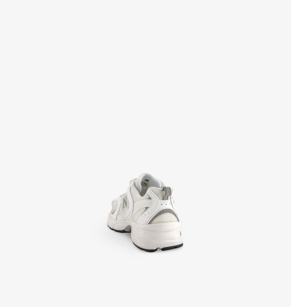 Низкие кроссовки Mr530 из кожи и сетки New Balance, бежевый — фото 4