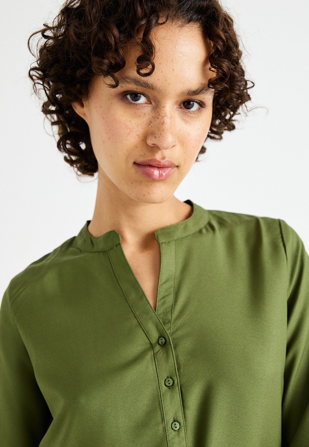 

Повседневное платье ONLCORY LIFE V NECK ONLY, хаки