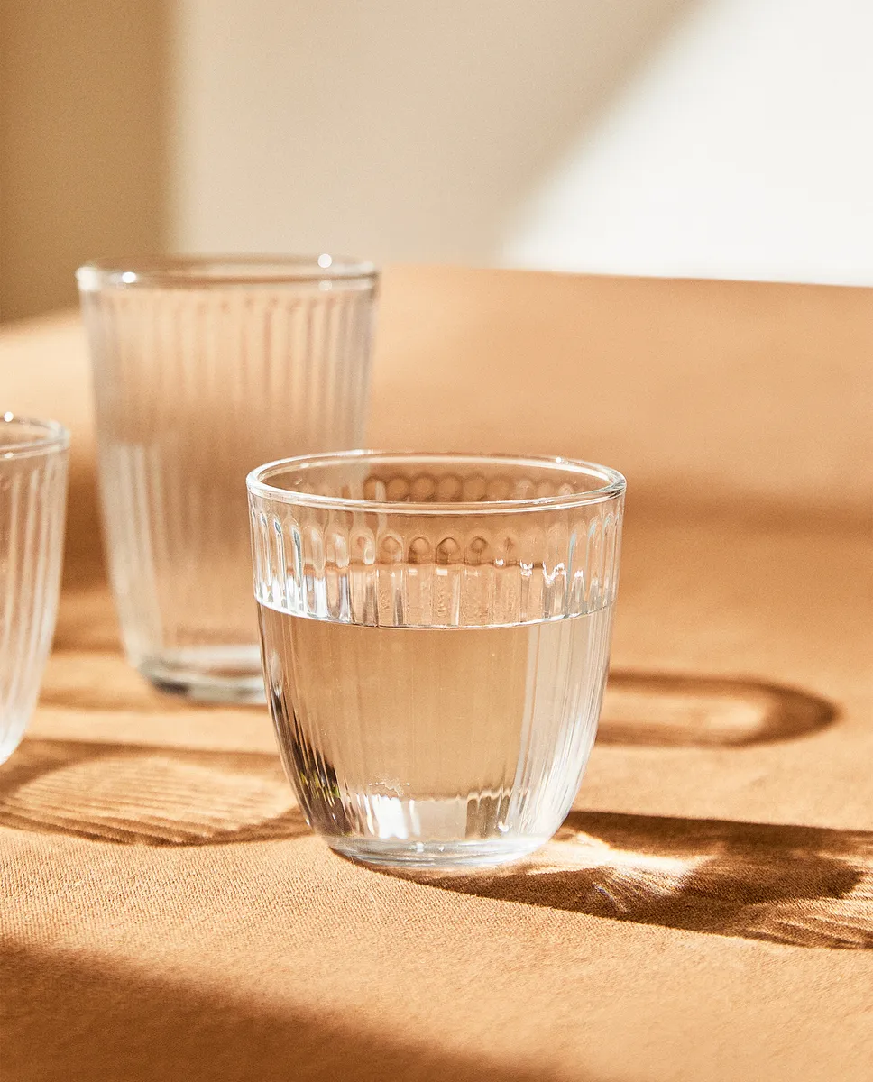 

Стеклянный стакан с дизайном линий Zara Home, прозрачный
