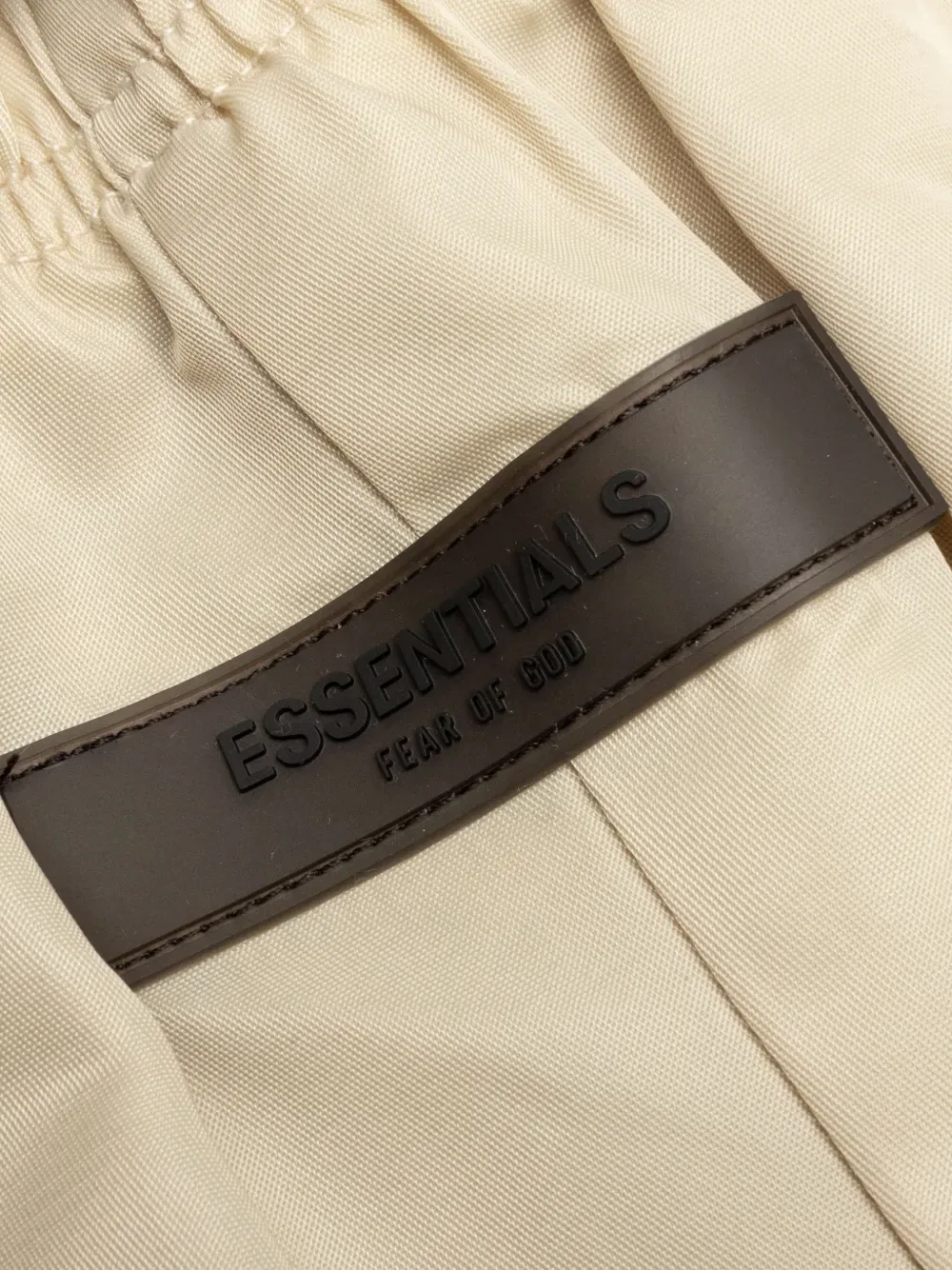 Спортивные брюки с нашивкой логотипа Fear Of God Essentials Kids, нейтральный — фото 3