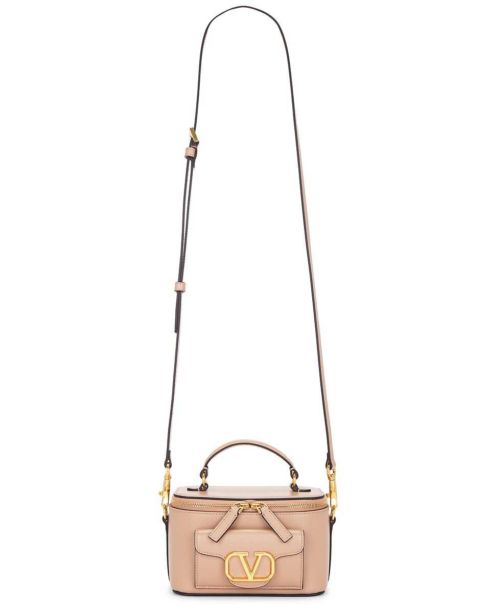 

Сумка Loco Vanity Case Valentino Garavani, Rose Cannelle