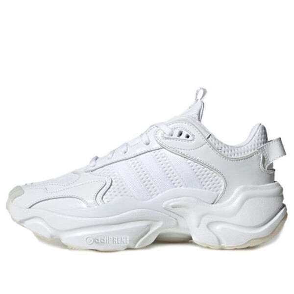 

Массивные кроссовки magmur runner Adidas, белый