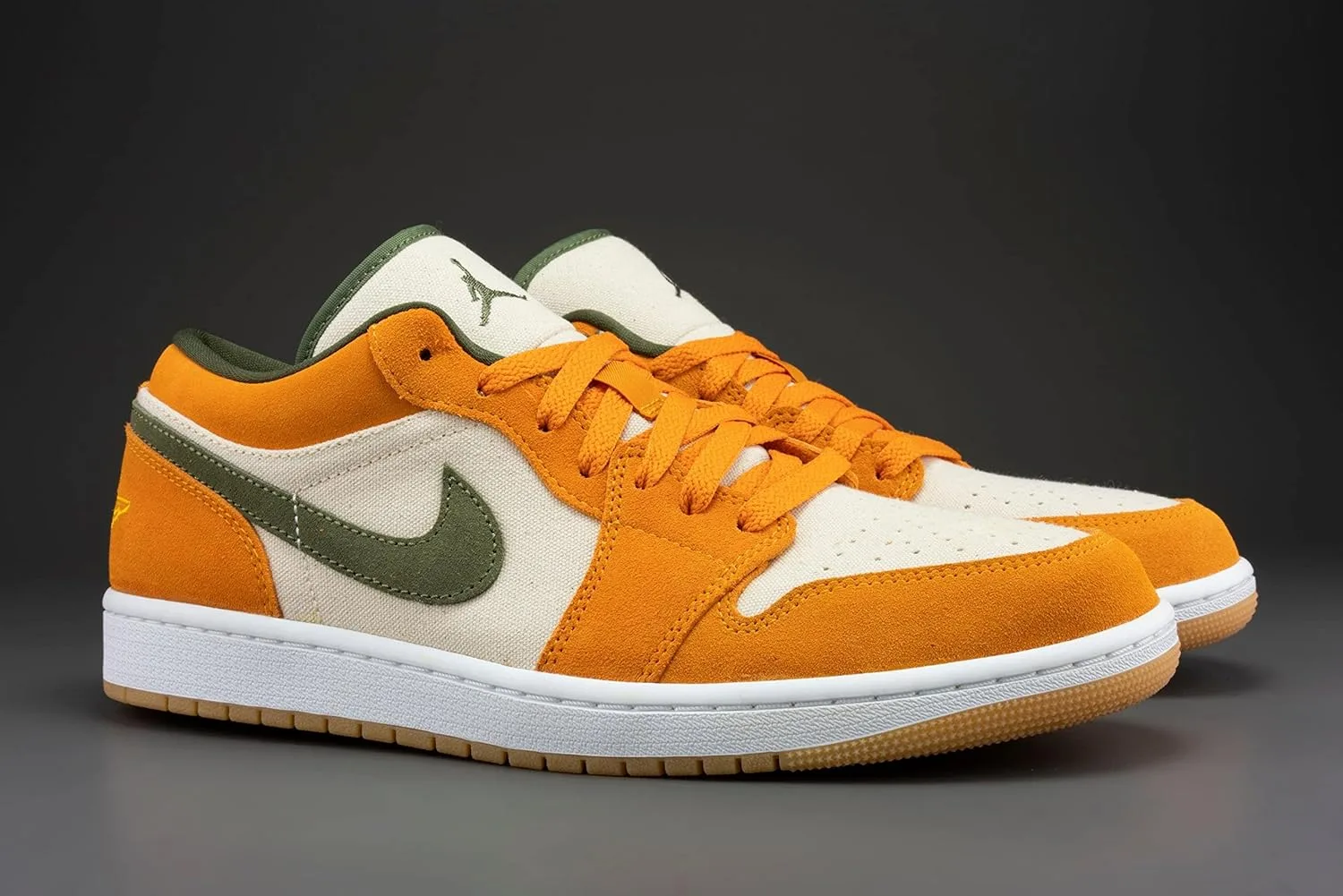 Мужские баскетбольные кроссовки Nike Air Jordan 1 Low, белый/фиолетовый/серый — фото 4