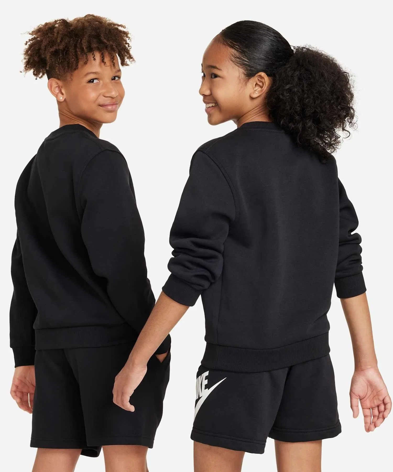 《В наличии комплект》 Детская флисовая толстовка Nike Sportswear Club / Детская флисовая толстовка Nike Sportswear Club FD3006-010, черная — фото 2