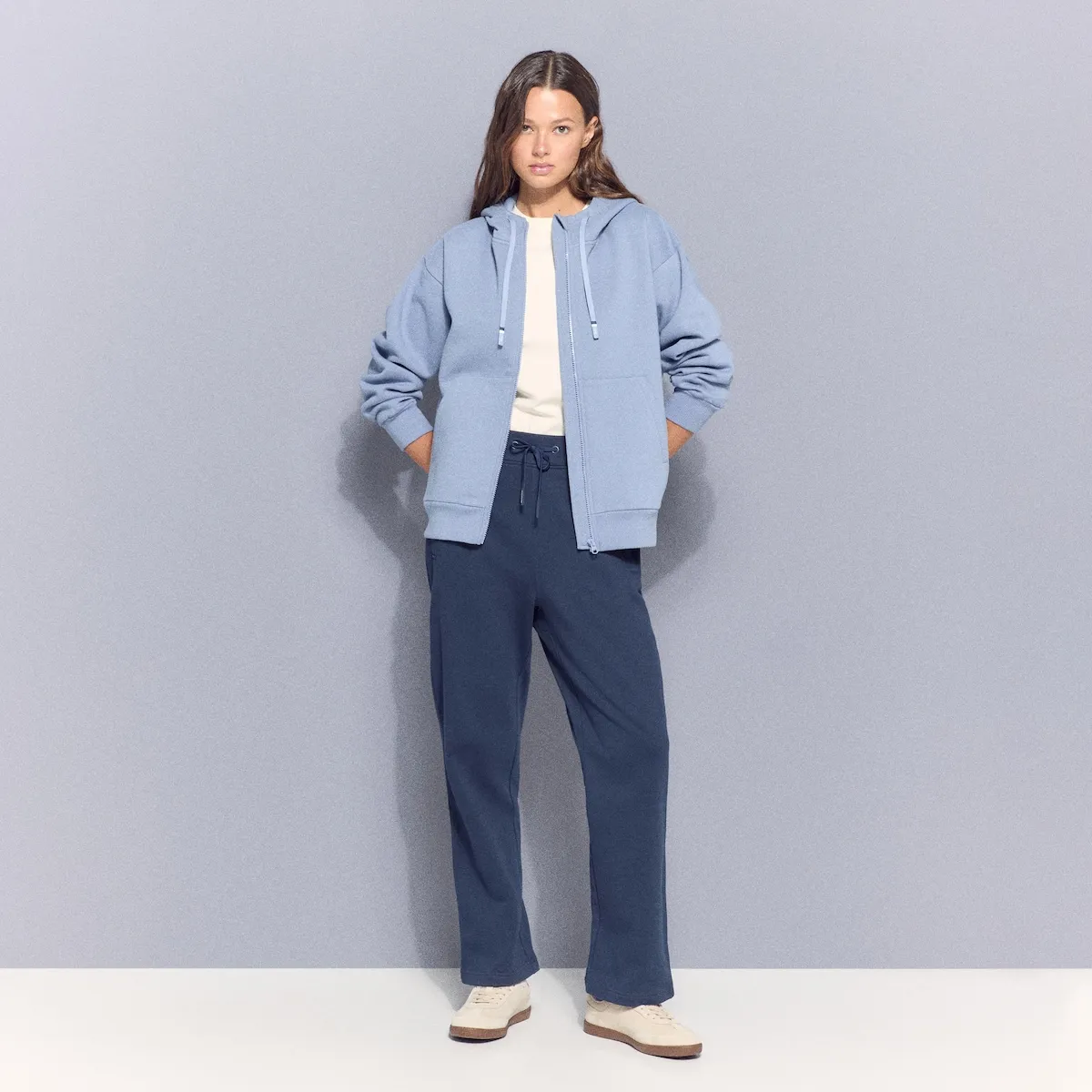 

Женские длинные брюки с манжетами в спортивно-повседневном стиле Boomerang, темно-синий