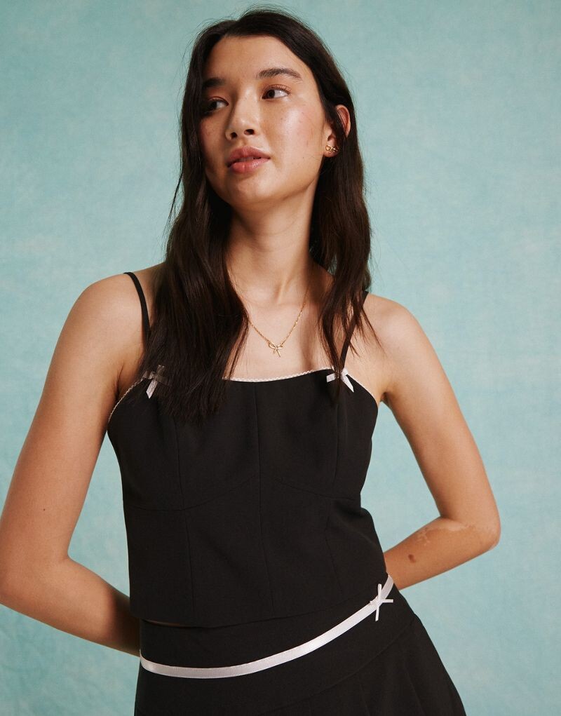 

Черный корсетный топ с бантом Miss Selfridge