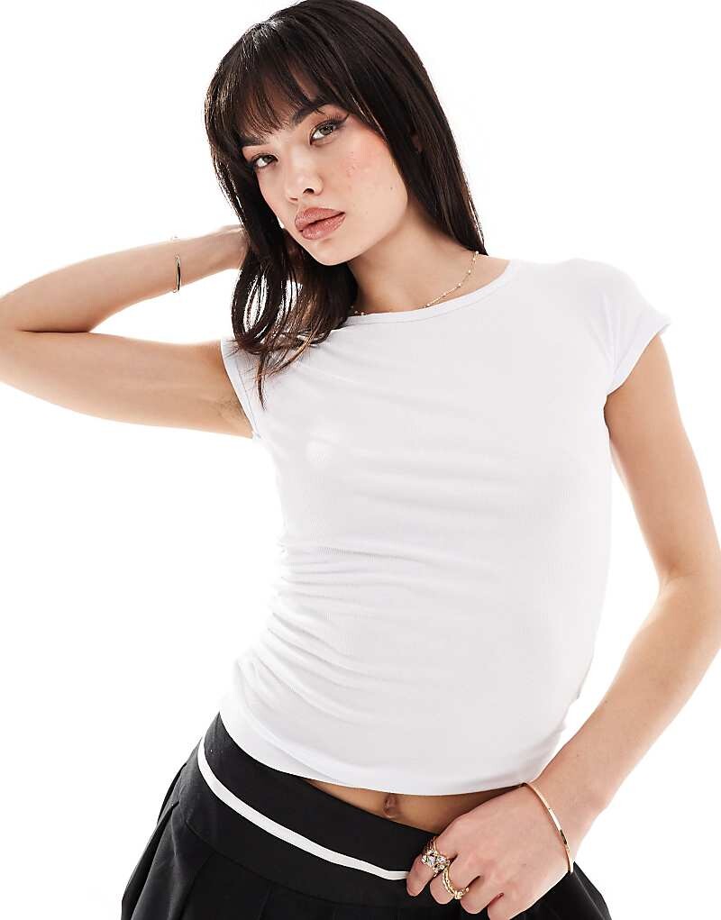 

Белый укороченный топ Cotton On – с короткими рукавами