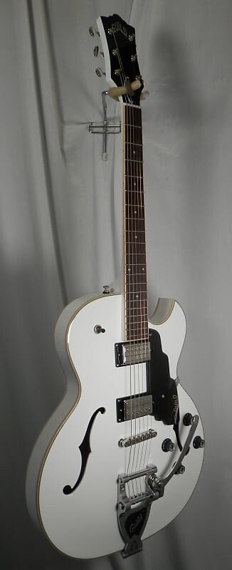 

Электрогитара Guild Starfire I SC Single Cut Semi Hollow w/ Tremolo Snowcrest White