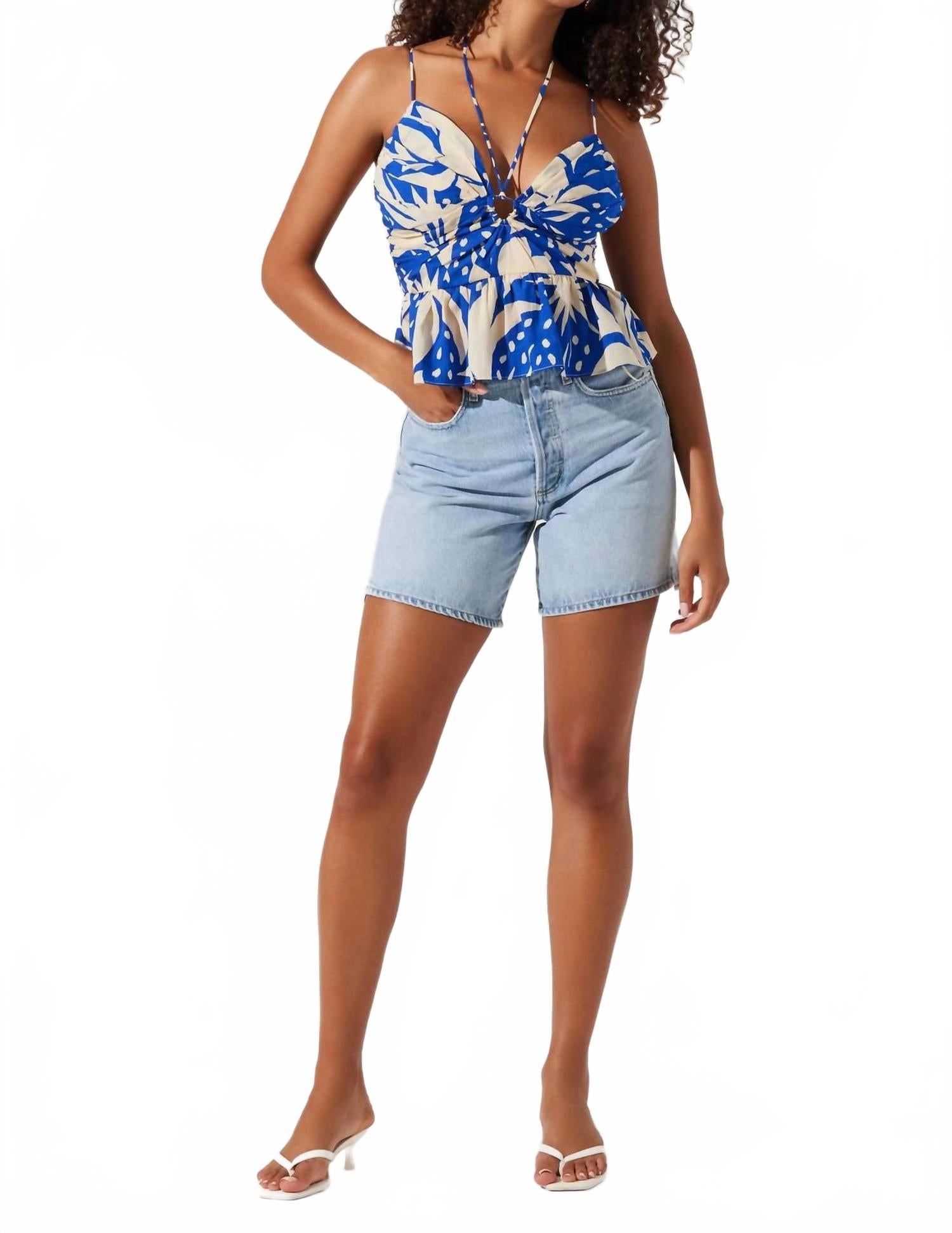 

Минка голубая блузка ASTR