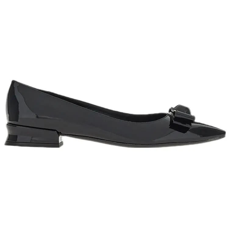 Туфли женские Ferragamo Vara с острым носком, черный — фото 2
