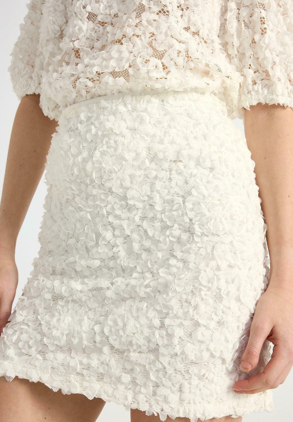 

Мини-юбка WITH FLOWER Lindex, белый