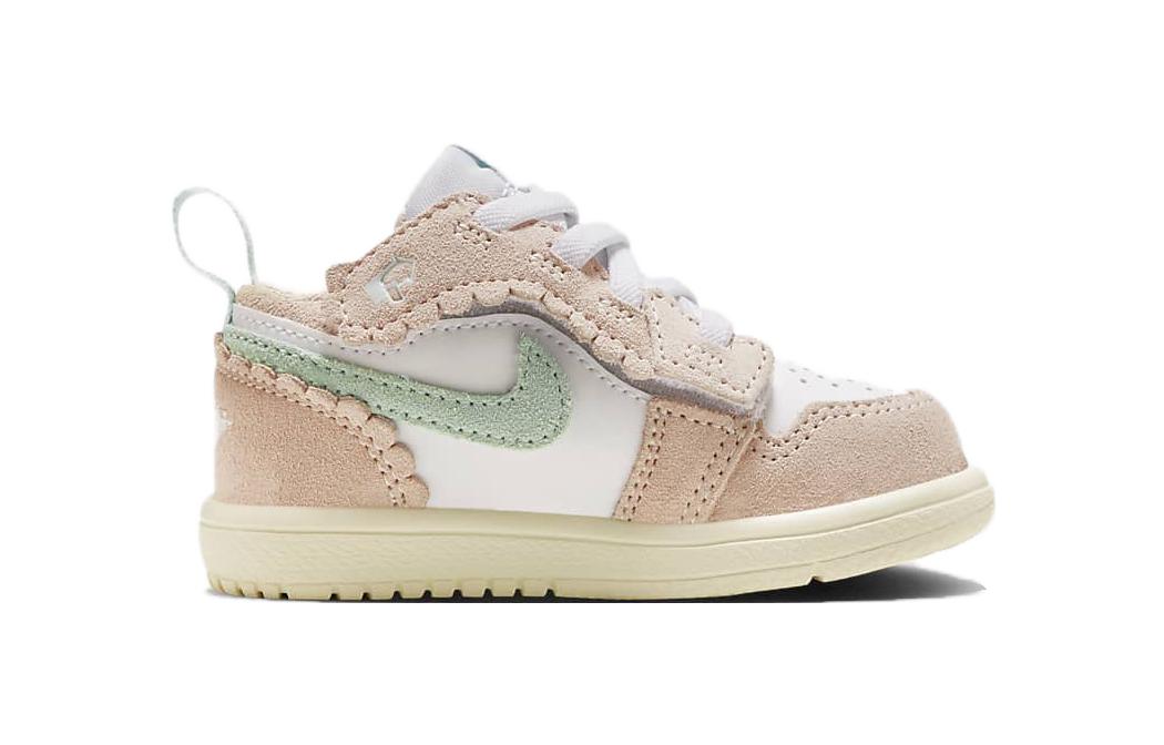 1 Low SE Scalloped Edge Guava Ice TD Jordan, розовый синий белый — фото 3