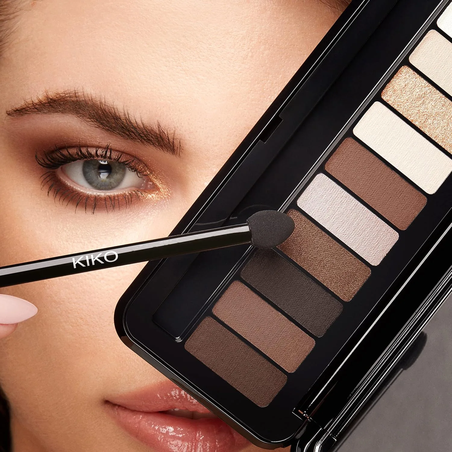Палитра теней для век KIKO Milano Soft Nude | 10 теней с разным финишем, 02 Warm Tones — фото 3