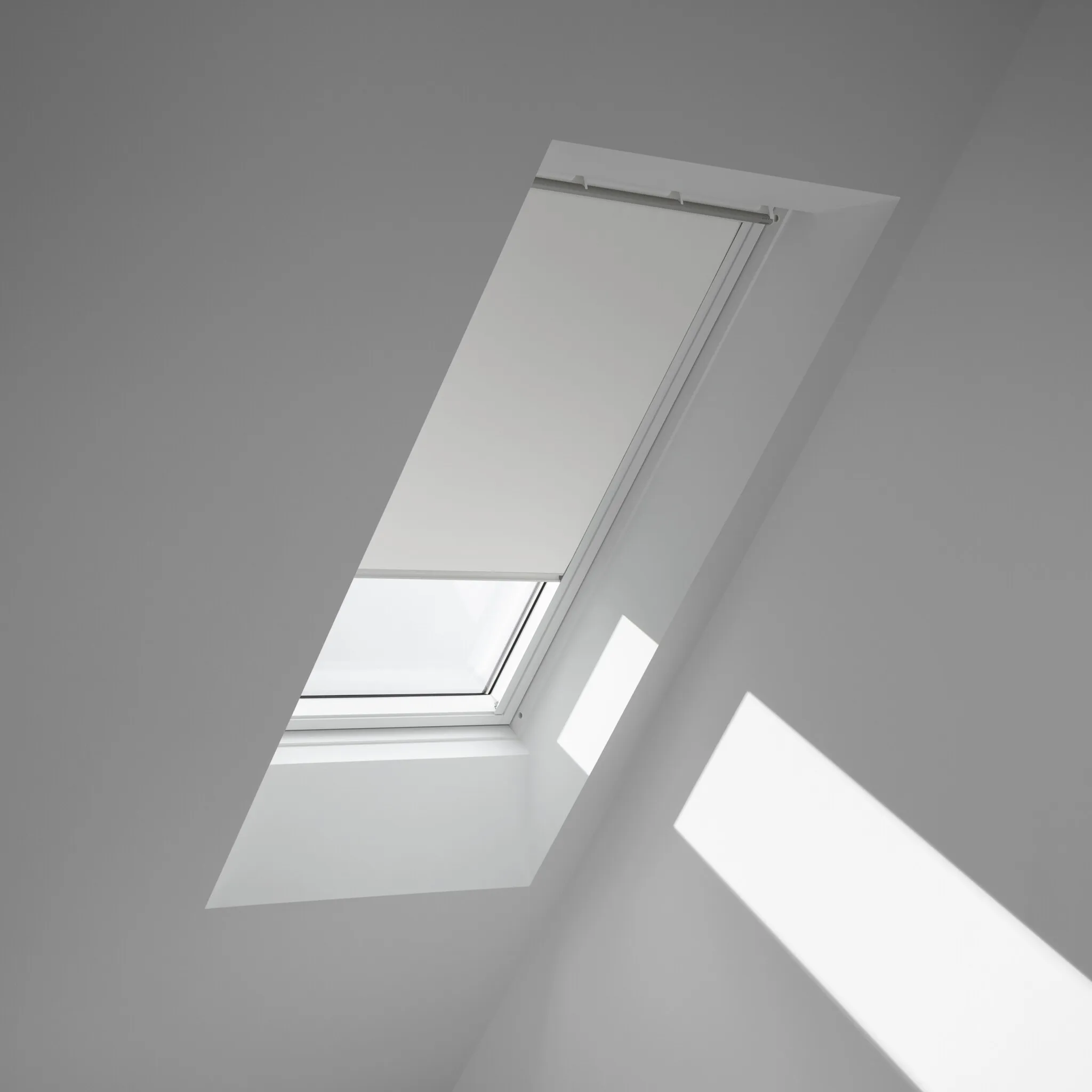 

Затемняющие рулонные шторы VELUX «DKL MK12 1025SWL», затемнение, затемнение, без сверления, на направляющих, белые направляющие и ручка, цвет Weiß + weiß