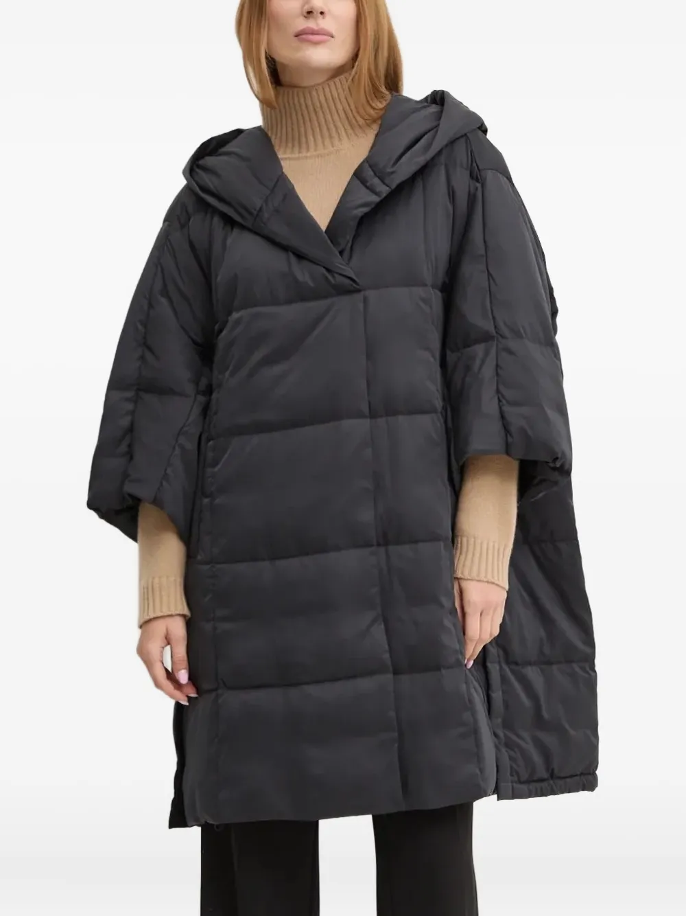 

Стеганая куртка с капюшоном Liviana Conti, черный
