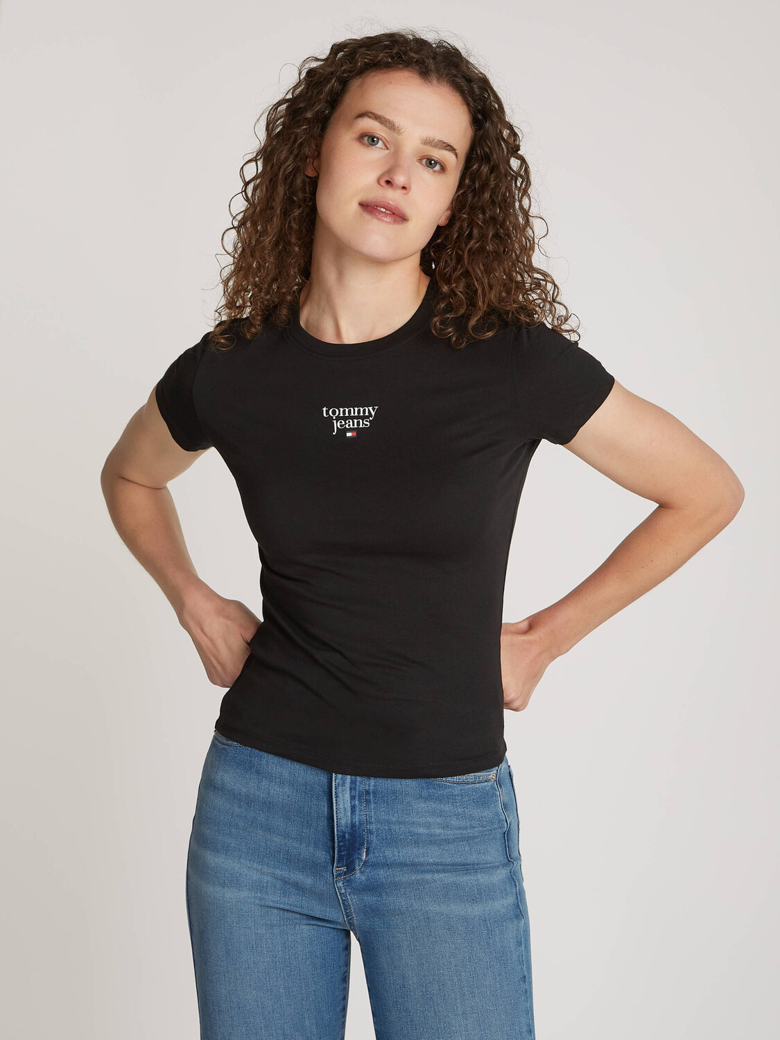 

Футболка Tommy Jeans Slim Fit, черный