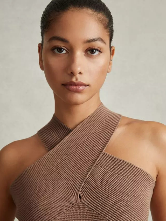 

Топ Reiss Darla Cross Over Neck Ribbed, цвет neutral