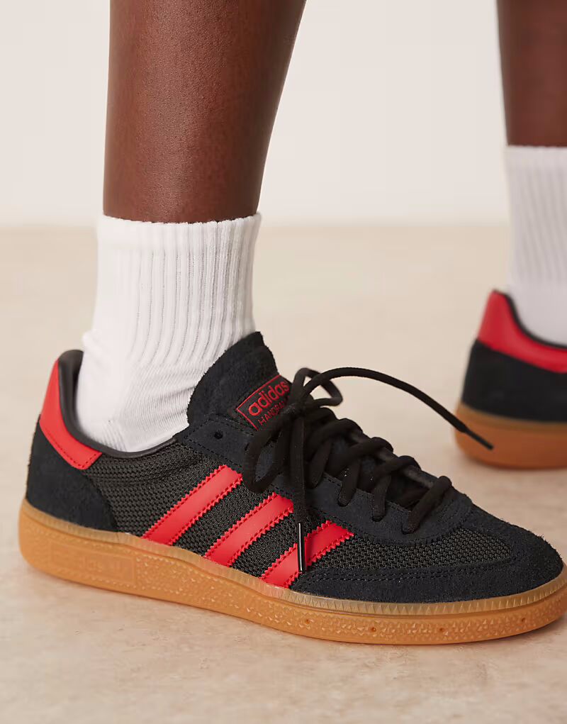 Кроссовки Adidas Originals Handball Spezial черного и красного цвета — фото 3