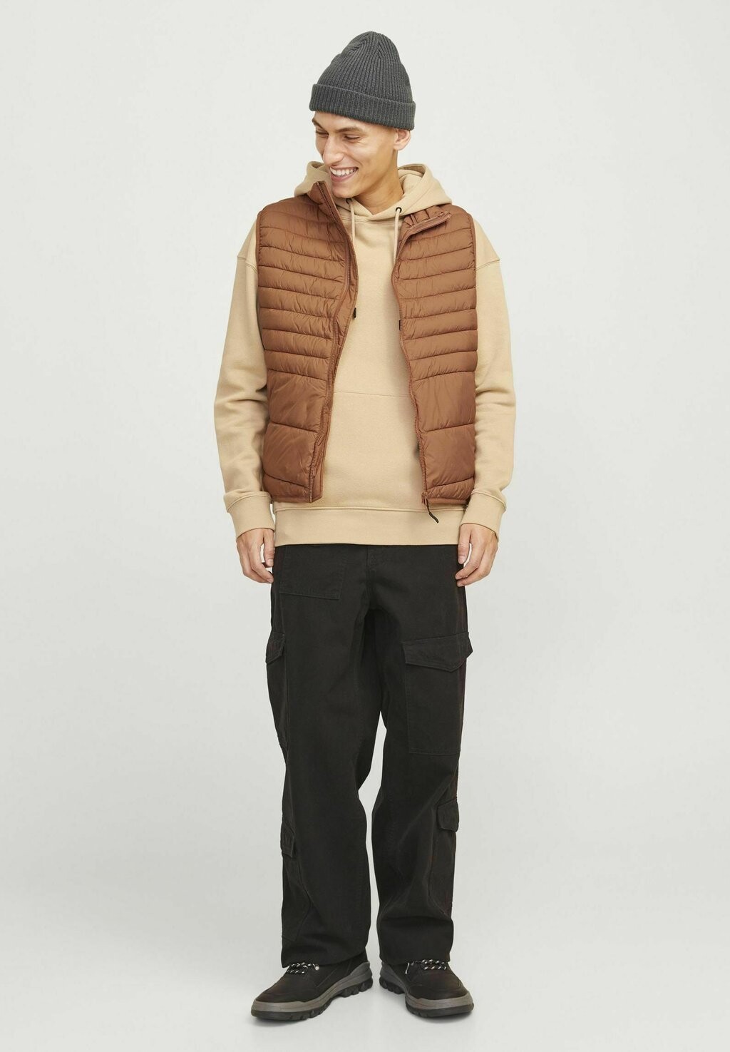 

Жилет JJESTATE PACKABLE Jack & Jones, коричневый
