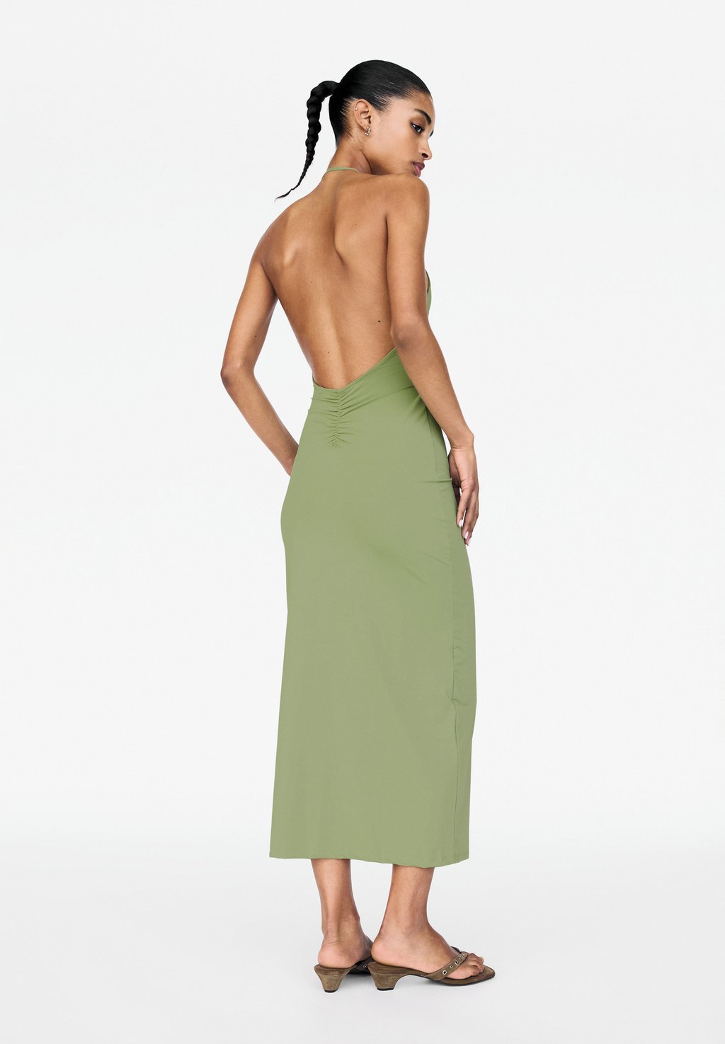 

Платье макси HALTERNECK PULL&BEAR, хаки
