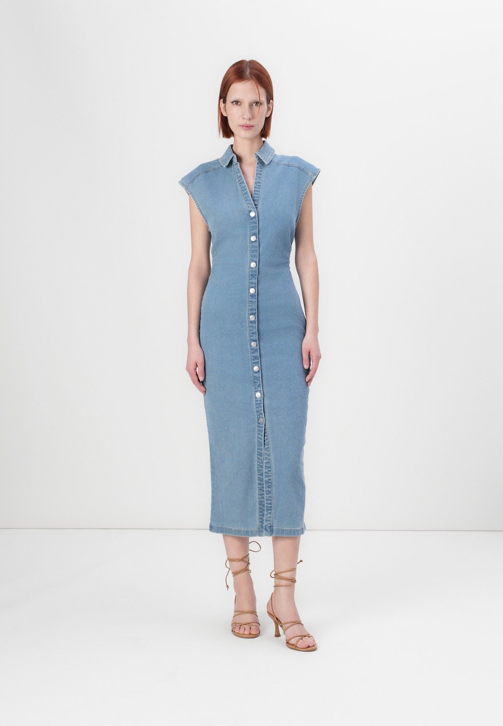 

Платье-рубашка ONLBABE CAPSLEEVE MIDI DRESS - Denim dress ONLY, цвет Light Blue Denim