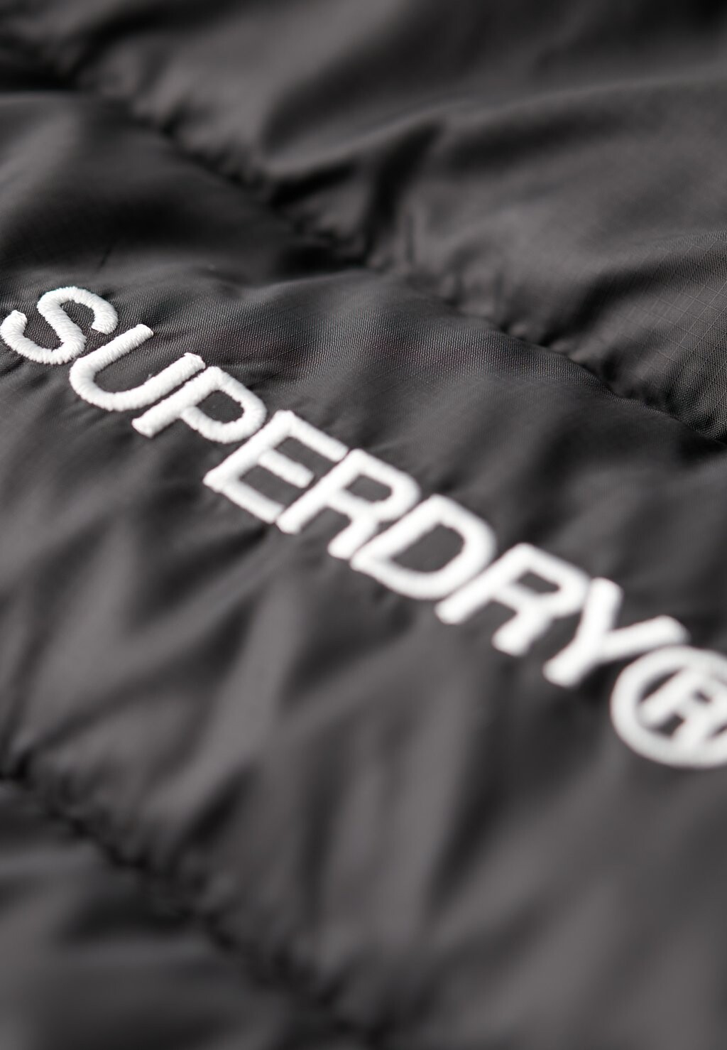 

Зимнее пальто HOODED FUJI MID PADDED Superdry, черный
