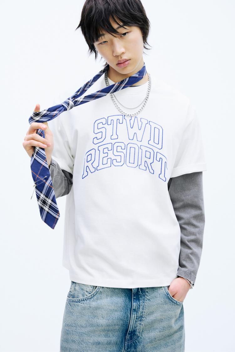 

Футболка Stwd Resort Pull And Bear, экрю