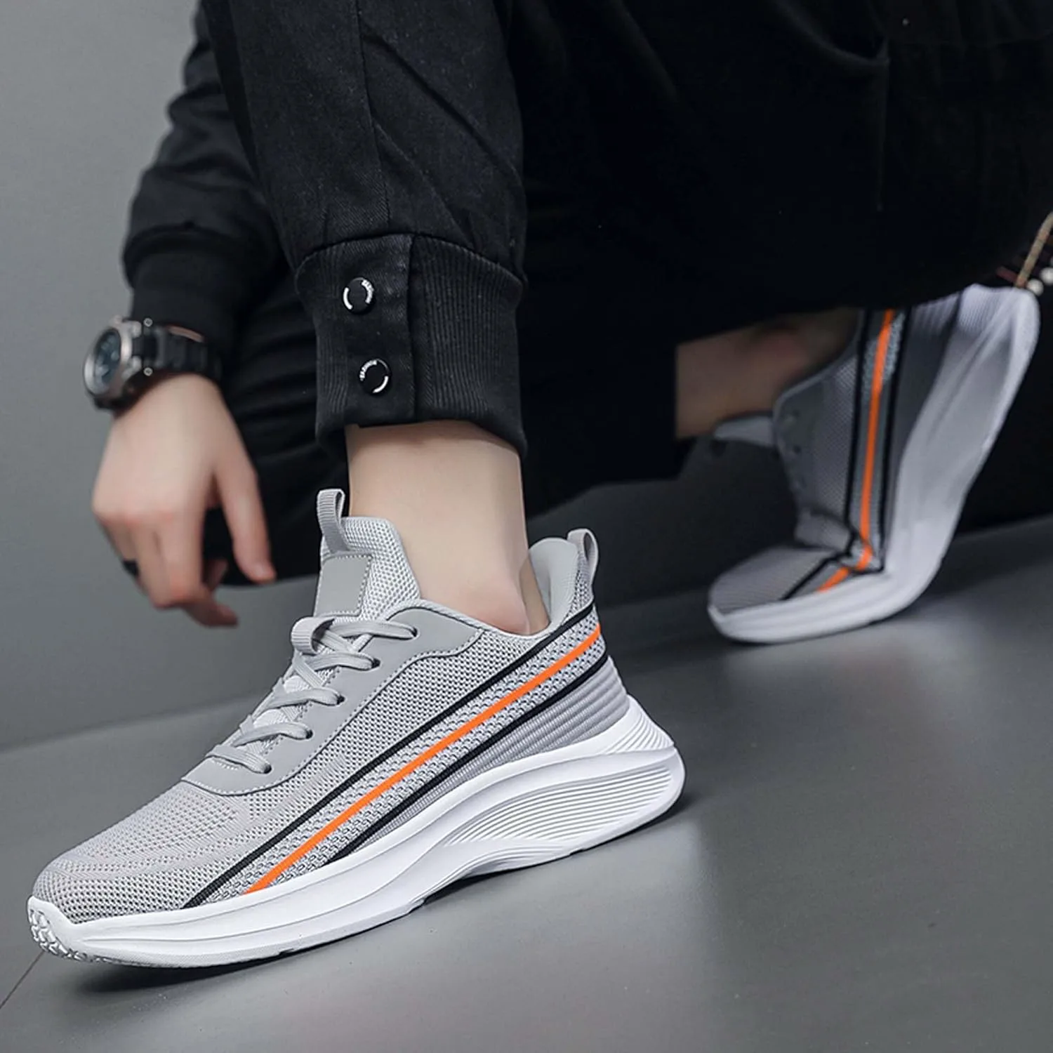 

Мужские кроссовки, легкие дышащие сетчатые беговые туфли, противоскользящие, износостойкие, амортизирующие, подходят для различных видов спорта в помещении и на улице (размеры 7-16) Vtiao, серый