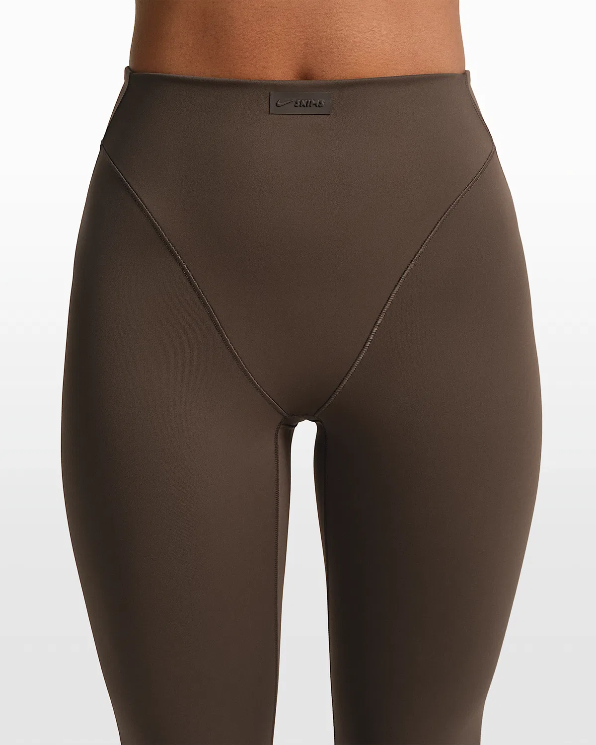 Женские леггинсы NikeSKIMS Matte V-Panel Stirrup, NSKM Dark Sepia — фото 2
