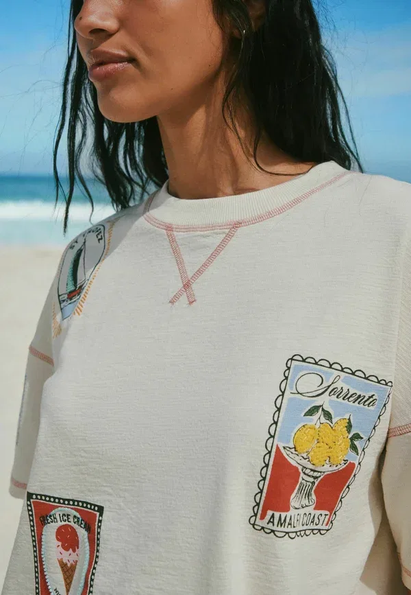 Футболка Regular fit, Next, модель summer badge graphic boxy crew neck t-shirt, цвет экрю — фото 3