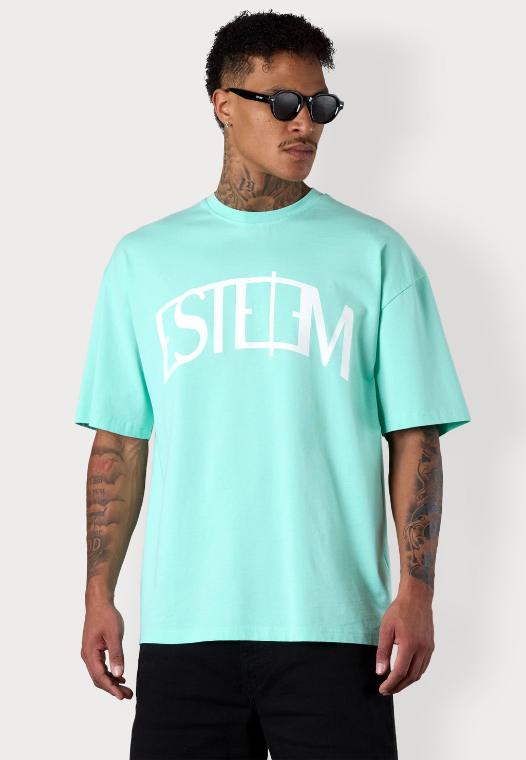 

Футболка с принтом ESTEEM, зеленый