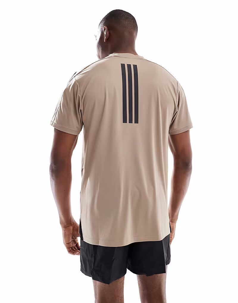 Футболка Adidas performance Designed for training pro-series мелово-коричневого цвета — фото 4