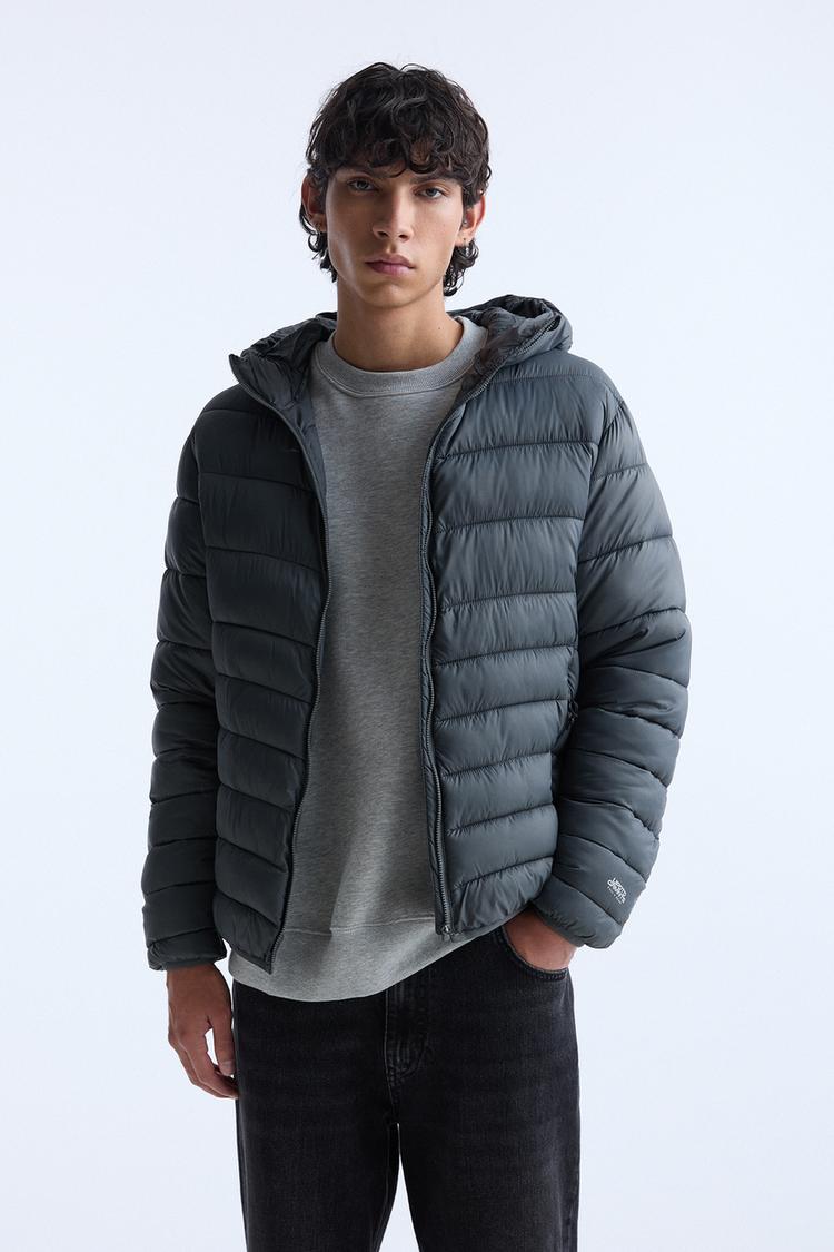

Легкая стеганая куртка с капюшоном Pull And Bear, серый