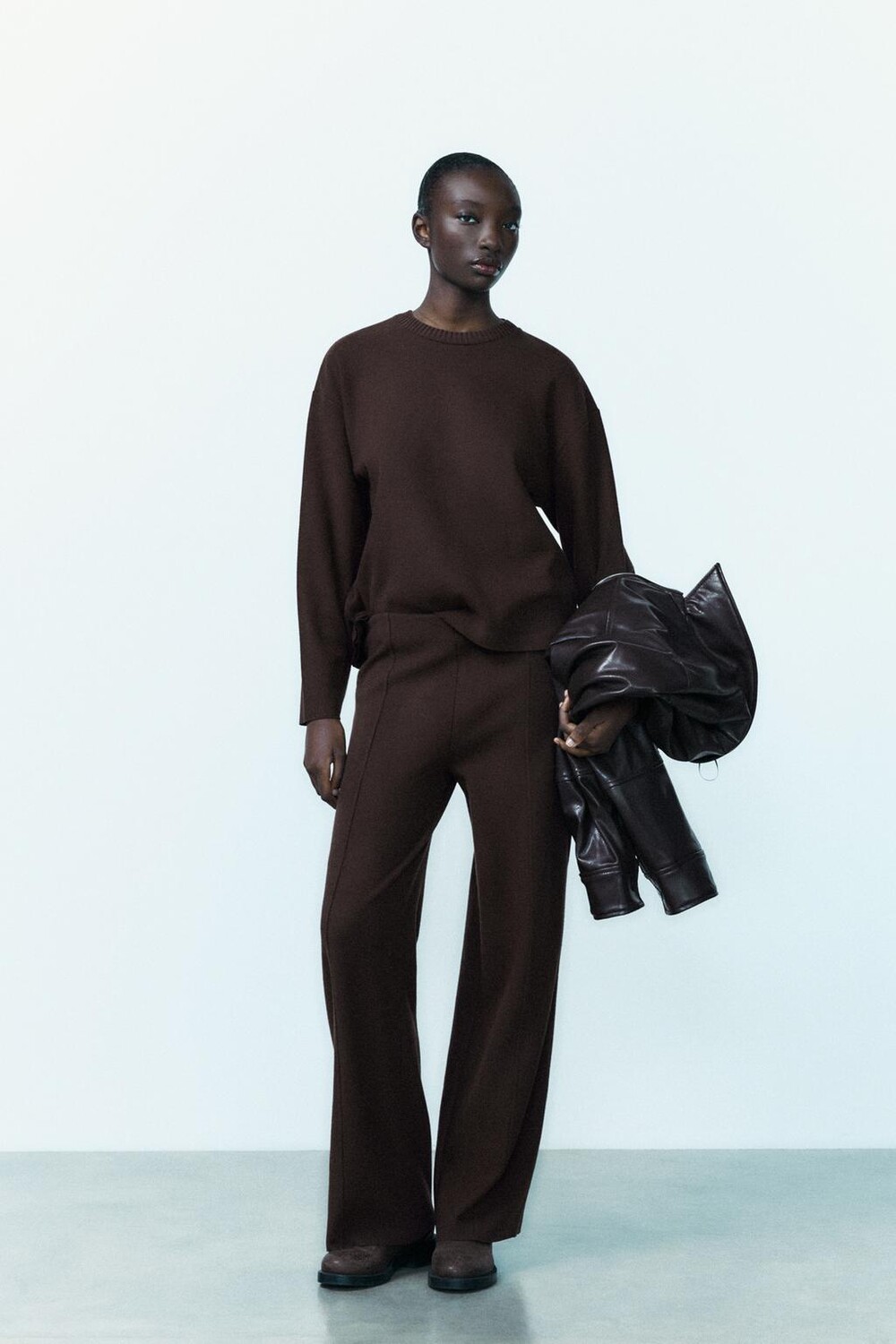 

Мягкий свитер ZARA, шоколад