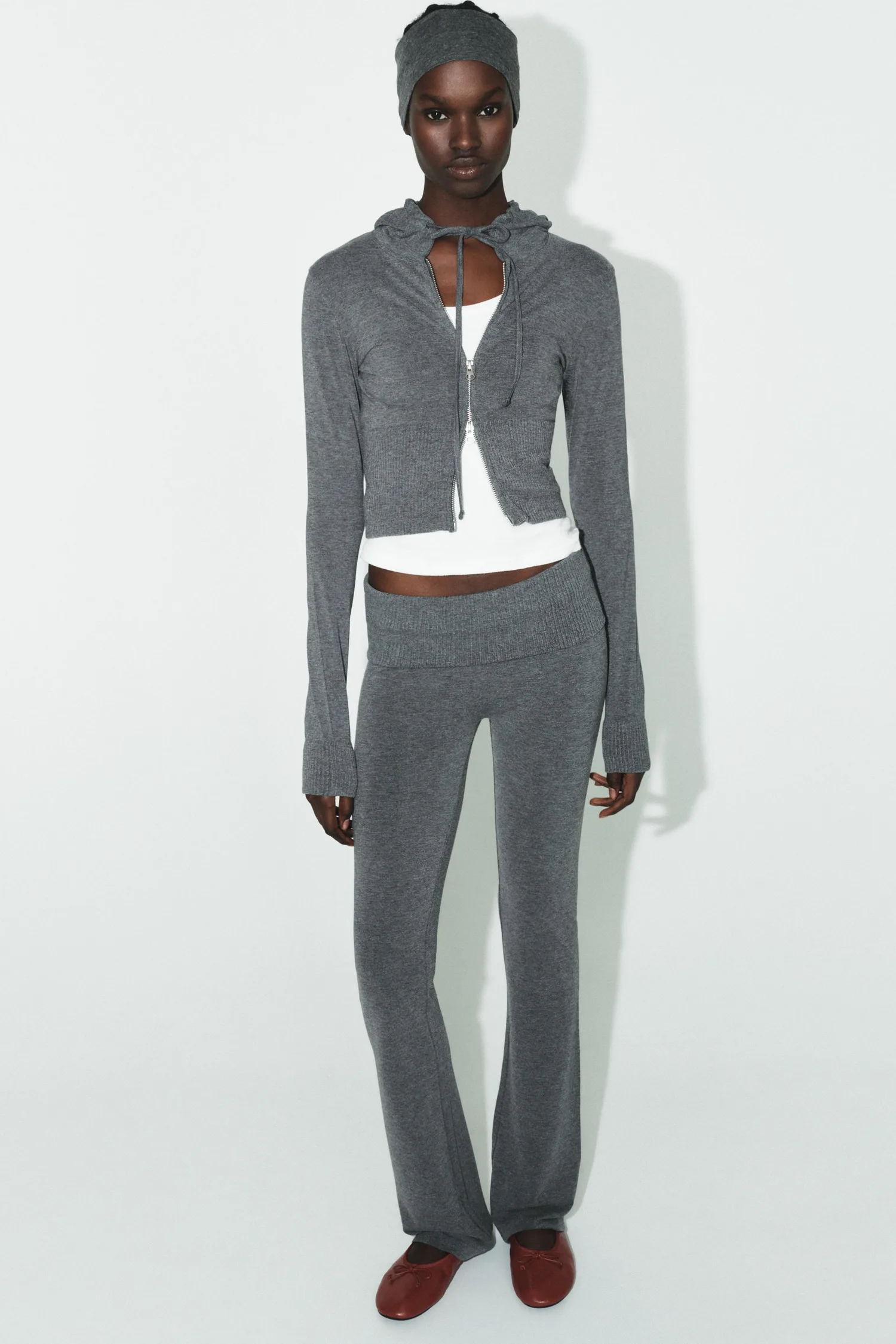 Бесшовные расклешенные брюки Zara, серый