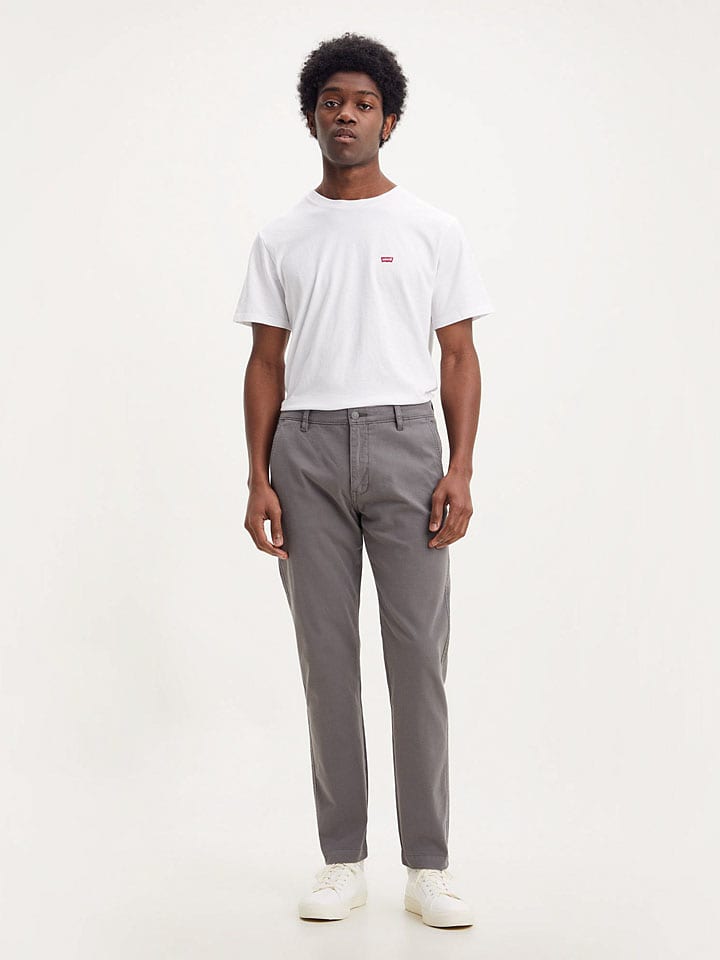 

Брюки чинос Levi's, серый