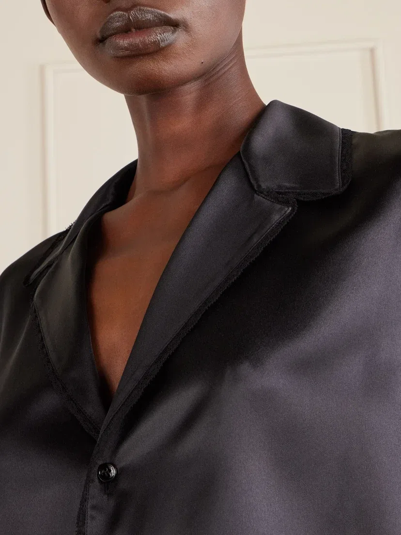 Шелковая атласная рубашка с кружевной отделкой SAINT LAURENT, черный — фото 4