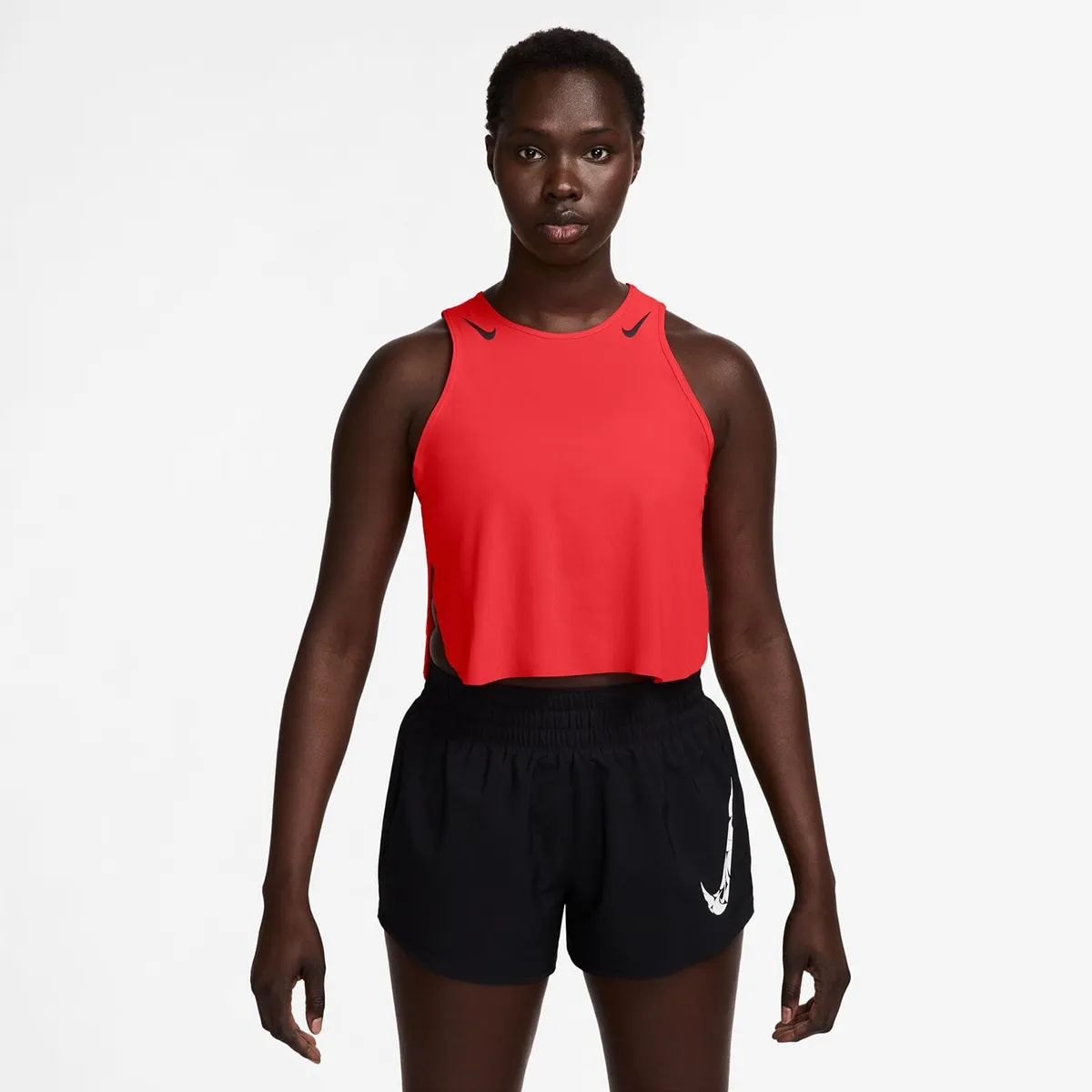 

Женская футболка AeroSwift Nike, красный