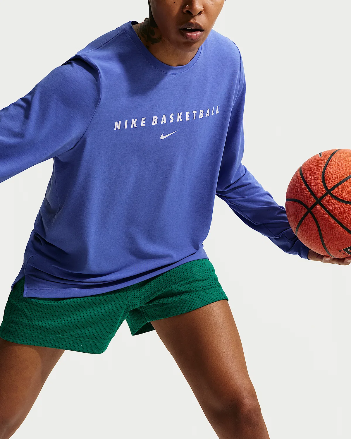 Женская баскетбольная куртка Nike Dri-FIT с длинным рукавом для разминки, Sapphire/White — фото 3