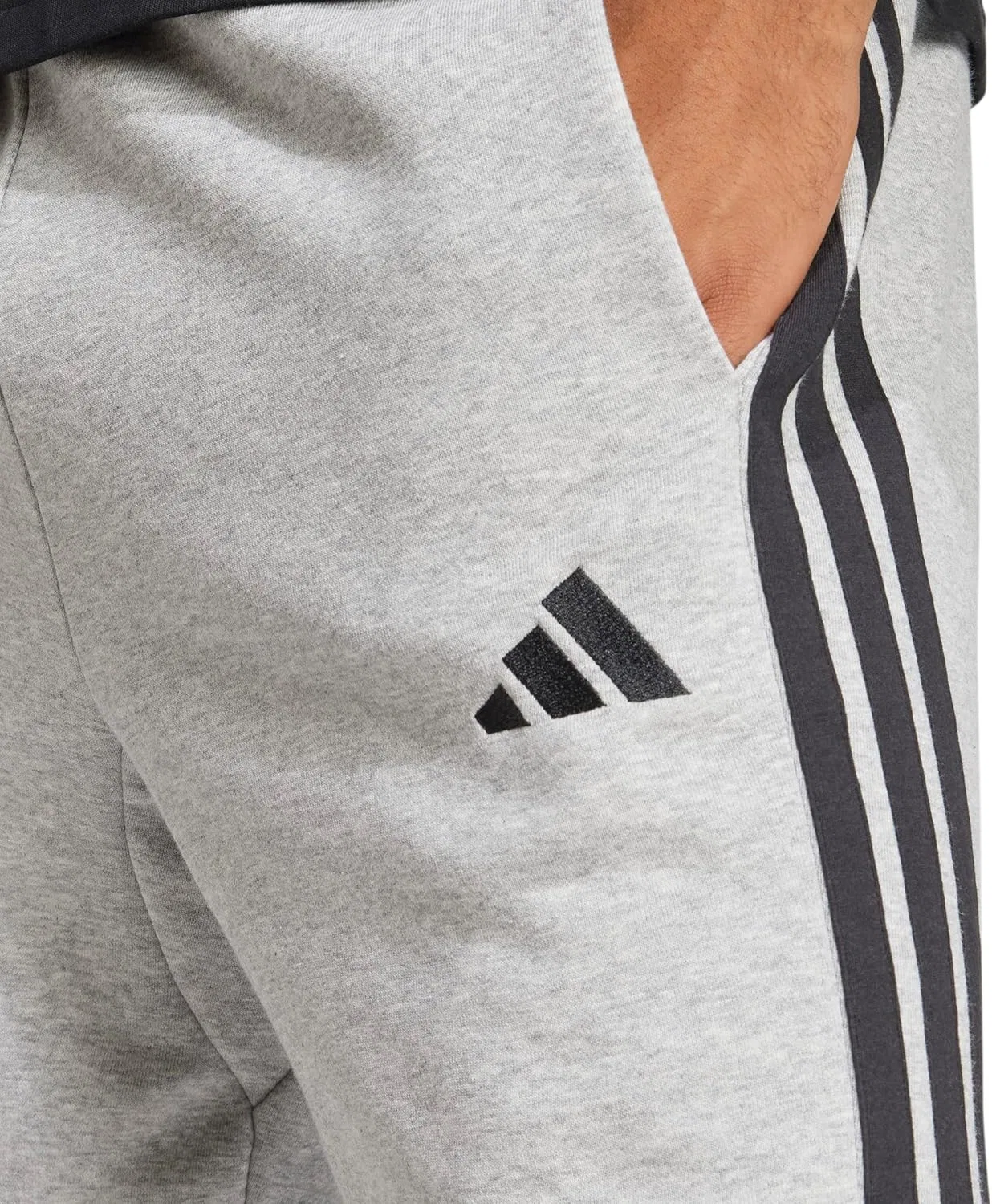 Мужские шорты Adidas Essential Three Stripes из французской махровой ткани — фото 4