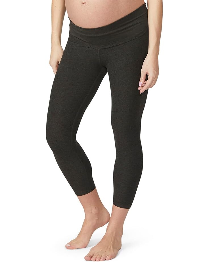 

Леггинсы Beyond Yoga Maternity Empire Waisted Spacedye Capri, цвет Darkest Night