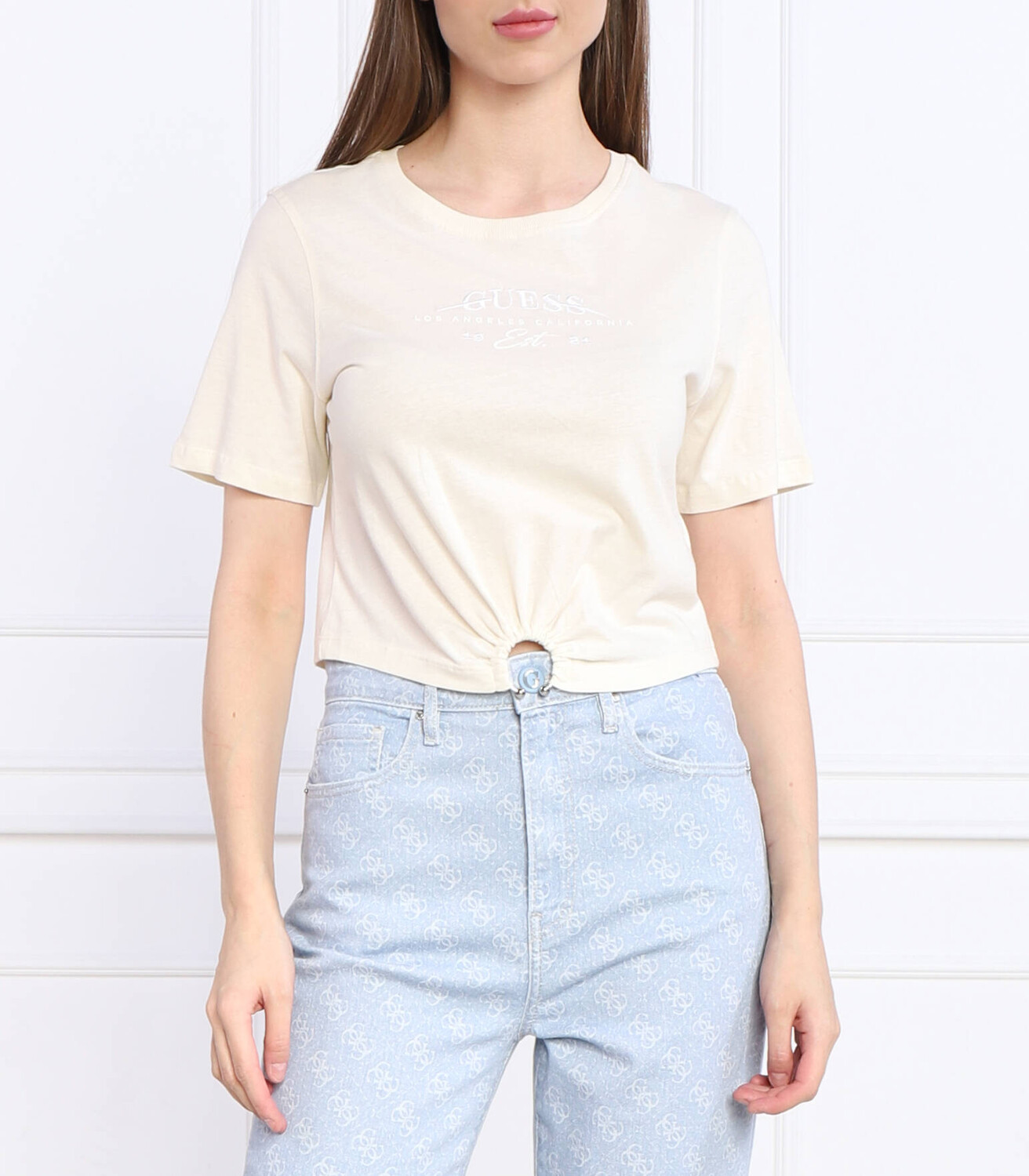 

Футболка GUESS SS RN PIERCING Cropped Fit, экрю